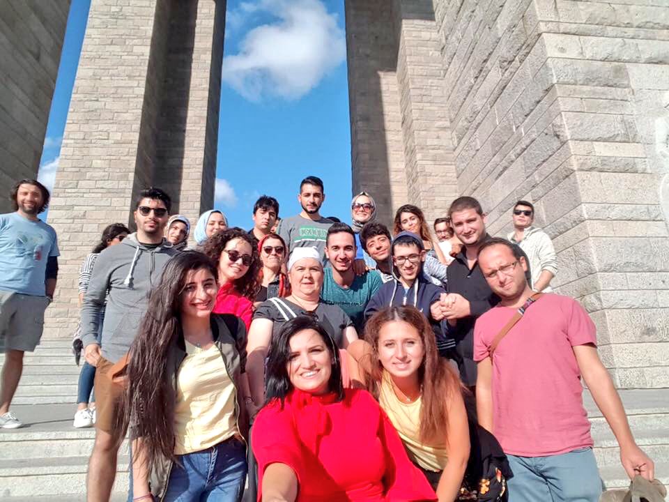 Renkli Kampüs olarak Gamze Elibol'un liderliğinde Teksem'in Engelsiz Çanakkale turundaydık. Bu fırsat için teşekkürler ederiz.