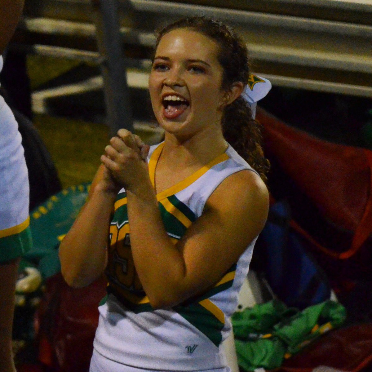 DeonCranford's tweet photo. #CheerNight #richmondraiders https://t.co/9ELFwq0lex