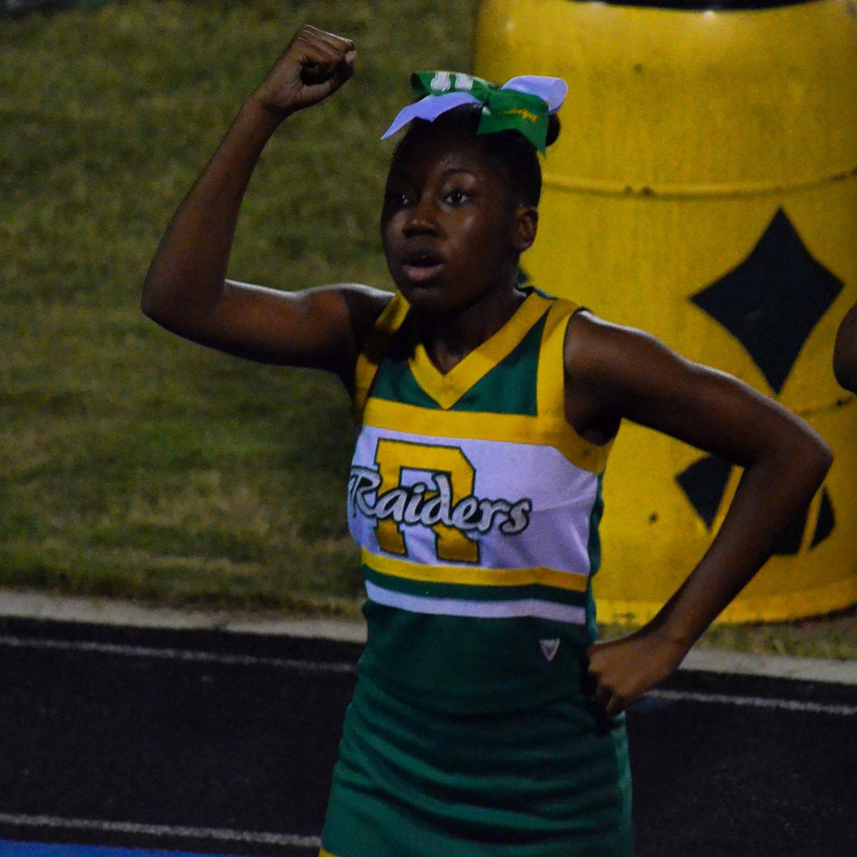 DeonCranford's tweet photo. #CheerNight #richmondraiders https://t.co/M4vWg20qQD
