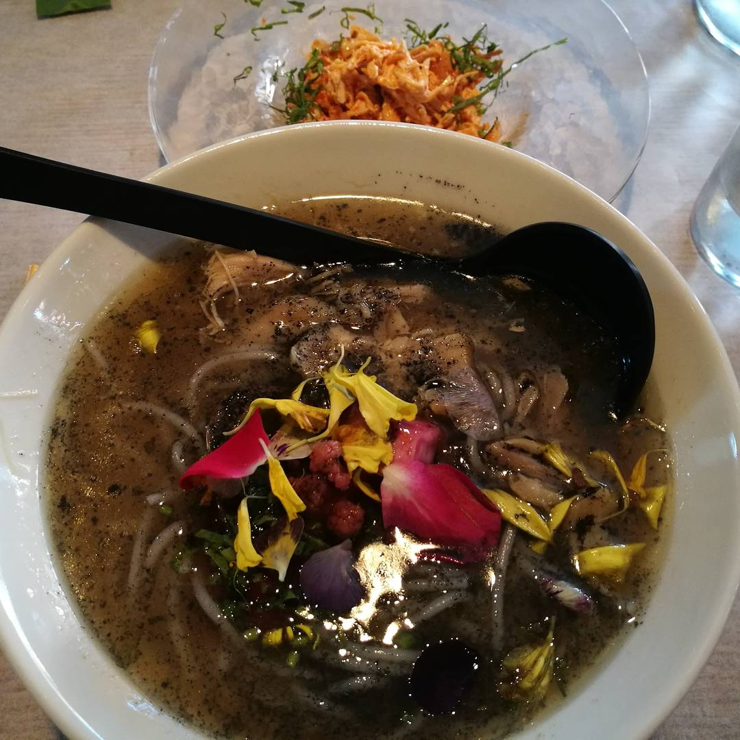 linlin_yll2599's tweet photo. Great place to eat MiXian #mixian #noodle #dinner #weekendeatout #eatout https://t.co/vVhXLCd5gg