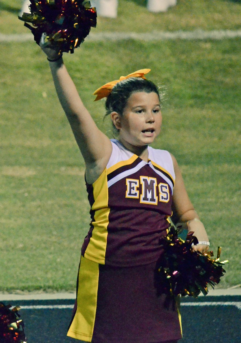 DeonCranford's tweet photo. #CheerNight #richmondraiders #ellerbewildcats https://t.co/J0H0ZTVXrx