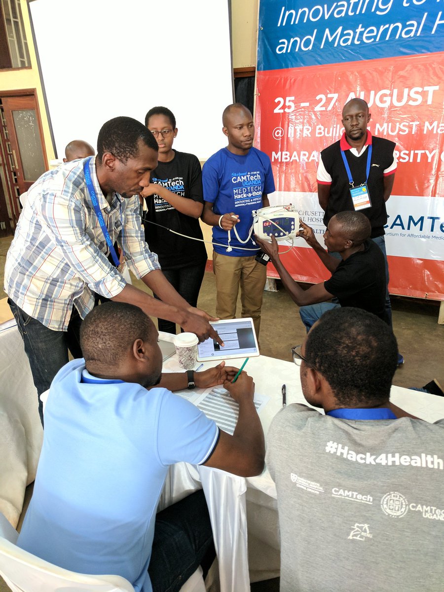 Team Sema demos their real time medical device status monitoring system which alerts service techs to malfunctions. #Hack4Health