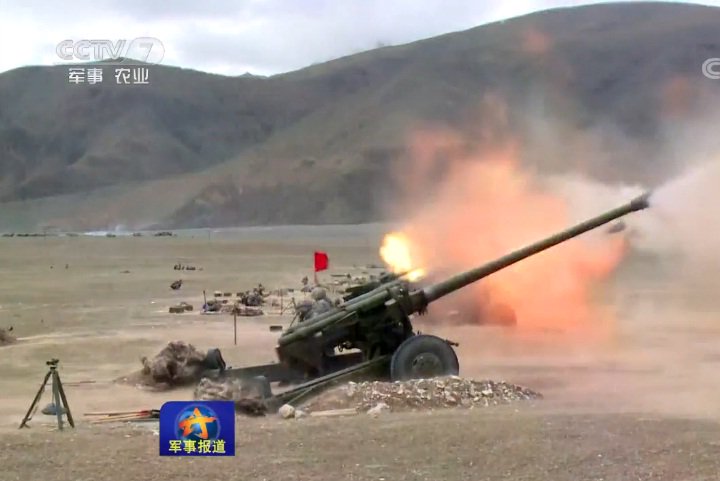rajfortyseven's tweet photo. #China #PLA #77GA #77ArtyBde 
Brigade Commander Zhong Bing
2x #PHL11 122mm #MRLS
2x #How 152mm towed
2x #Canon 130mm towed
Pics via kca/cdf https://t.co/HKkrUQOLxp