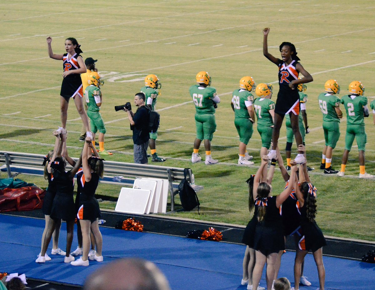 DeonCranford's tweet photo. #CheerNight #richmondraiders #rockinghamrockets https://t.co/kGRBuau1Cb