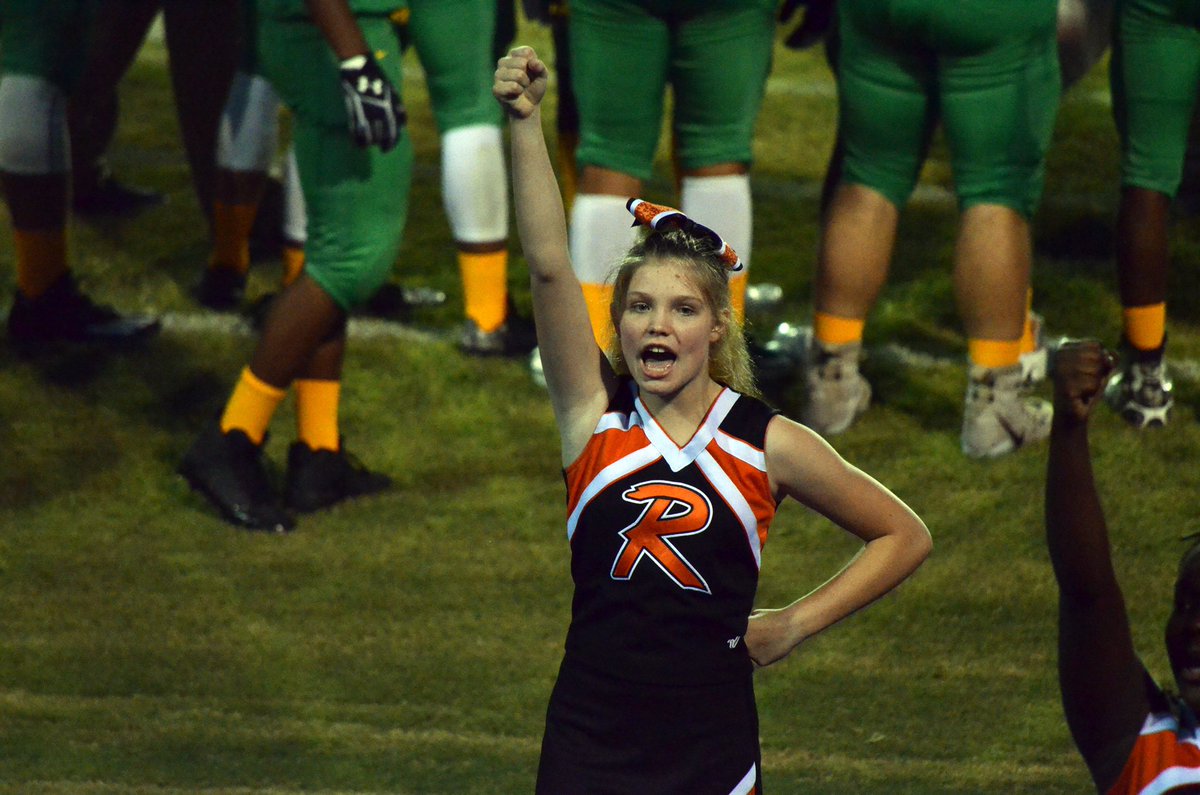 DeonCranford's tweet photo. #CheerNight #richmondraiders #rockinghamrockets https://t.co/kGRBuau1Cb