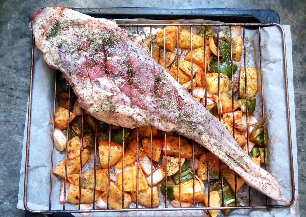 Leotunapika's tweet photo. Sunday Roast! 
🍴🍹🍖 https://t.co/8s55FMedXd