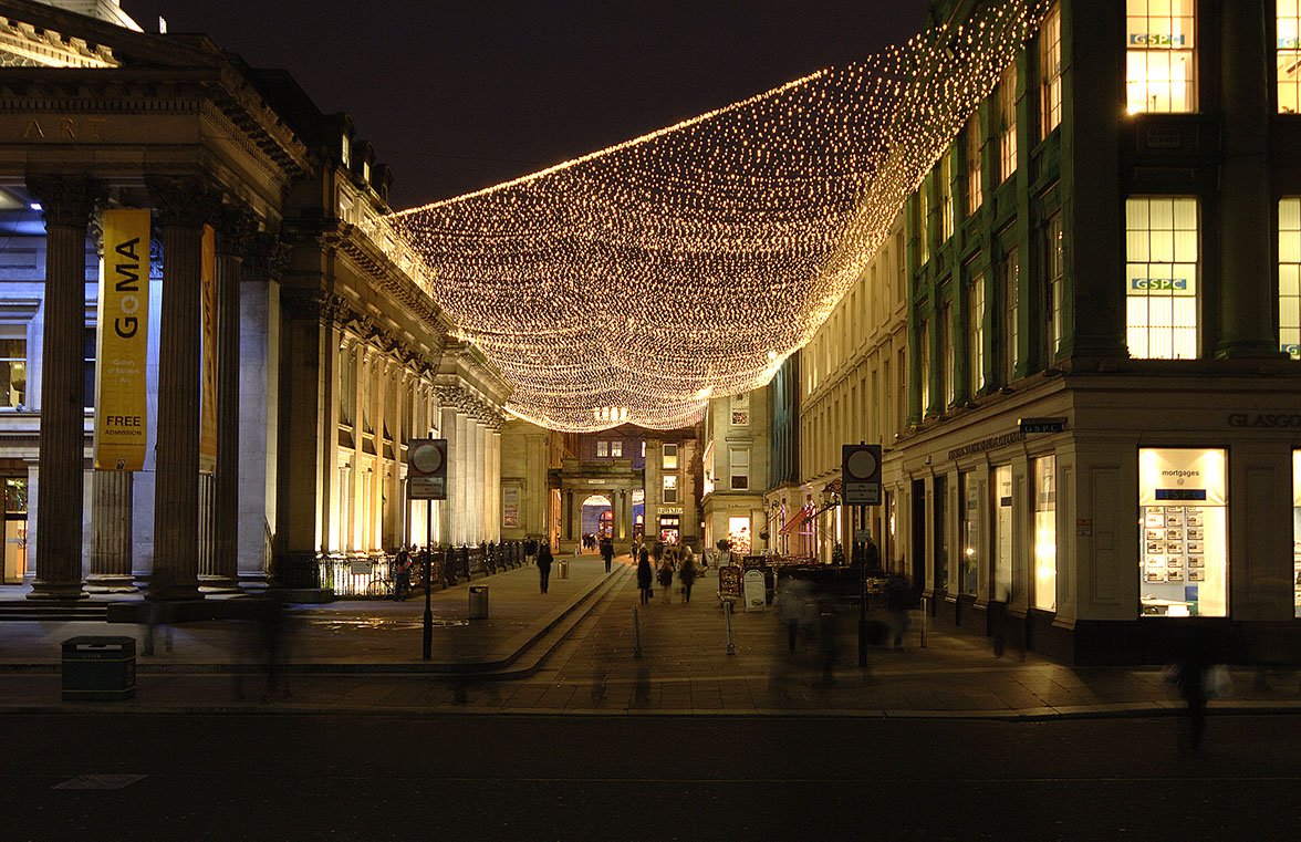 blachereuk's tweet photo. #WinterLighting is suitable for almost every situation including trees, buildings, city centres, retail parks, etc. https://t.co/zApl5yb4So https://t.co/YutLXqACYq