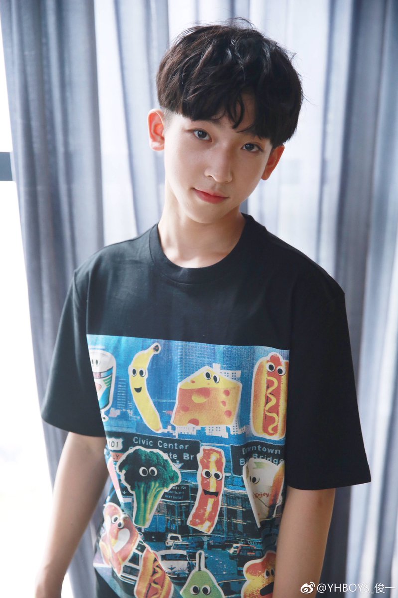 JunyiYHBoys's tweet photo. Yesterday's dress code, black and white.
Thank you everyone for all your support.
Let's start of the new season with more energy! https://t.co/N2bOvzh8hL