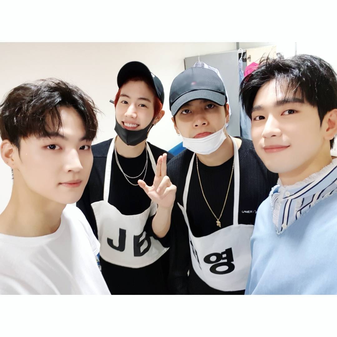 GOT7Indonesia's tweet photo. [PIC] 170827 JYPE IG - #JJProject #Mark #Jackson
"Thanks to everyone for the past 4 weeks. Being happy everyday"
https://t.co/oqgztAQW6a
(A) https://t.co/yfUHB7cwS9