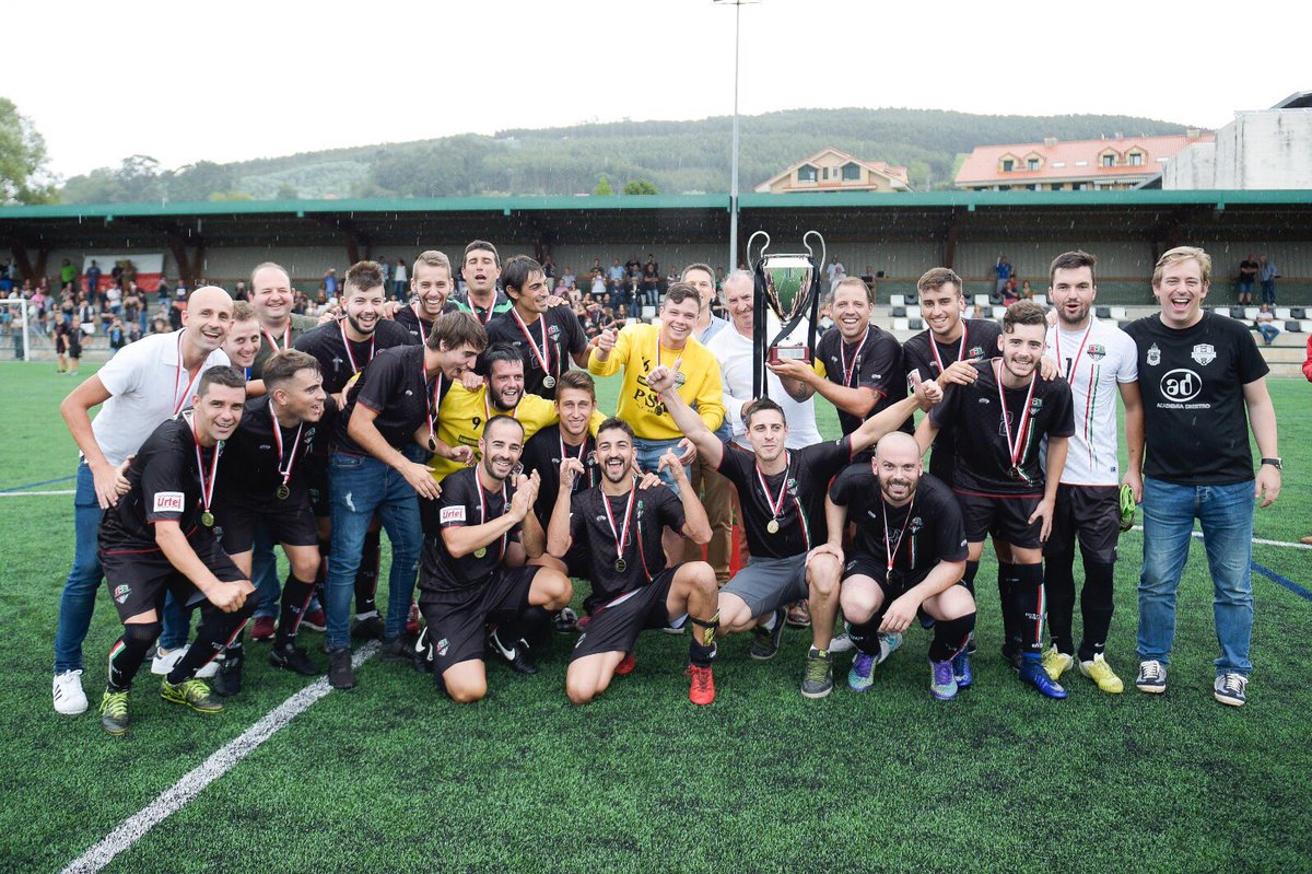 RFCF_es's tweet photo. 🏆⚽️| ¡Vaya manera de comenzar el año, @AtMinerosReocin ! CAMPEÓN de Copa @fcf_es tras imponerse en los penaltis al @CDLosRios1989 (3-2).👏🏻👏🏻 https://t.co/cBZiOM6d88