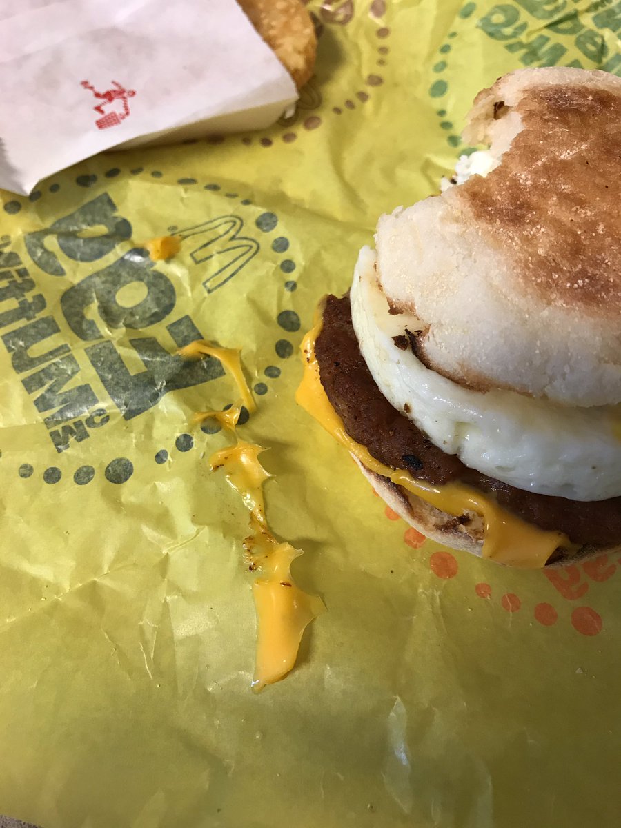 hpywlke's tweet photo. @Sammawich look at that #cheesepaper! https://t.co/5v1k0ezx5x