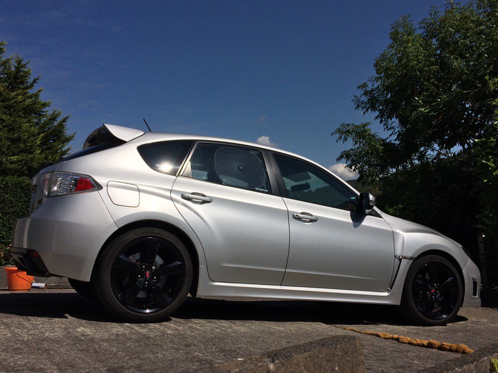 chalkychalk666's tweet photo. #CleanCarSunday #scooby #subaru #impreza #sti #prodrive https://t.co/MaZRpkAYlm