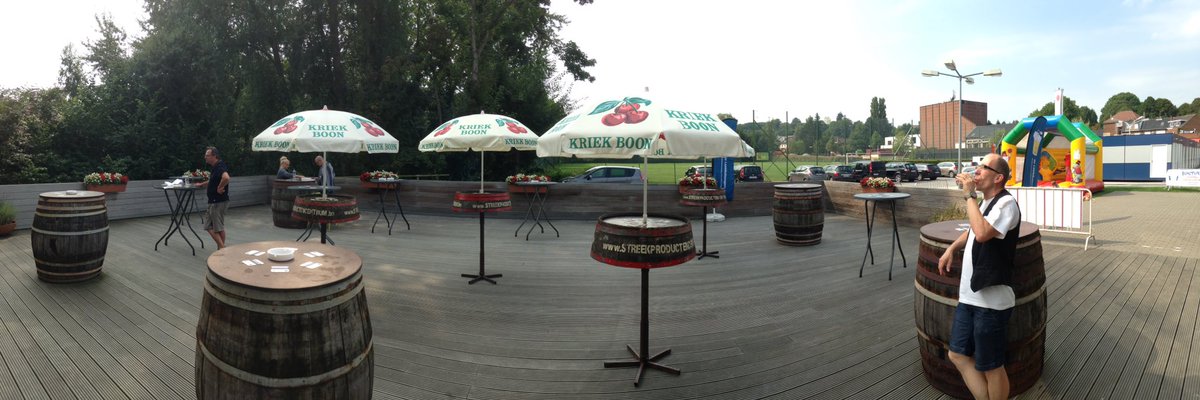 Lambikstoemper's tweet photo. De zon is van de partij en ons terras staat klaar. ☀️ Kom maar af dus! 😎 https://t.co/sYknOFJKFW #bierweekend #bier #zytholoog https://t.co/aLAQ2b6KCA
