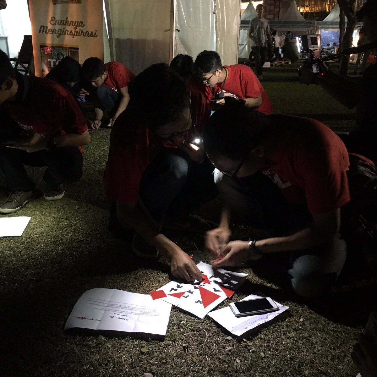 smartfrenworld's tweet photo. Tantangan Final #AmazingFren! Susun Puzzle-siapa cepat dia menang... di #Markas2017 #BaruTahuKan *semangat https://t.co/LERqZwFiZA