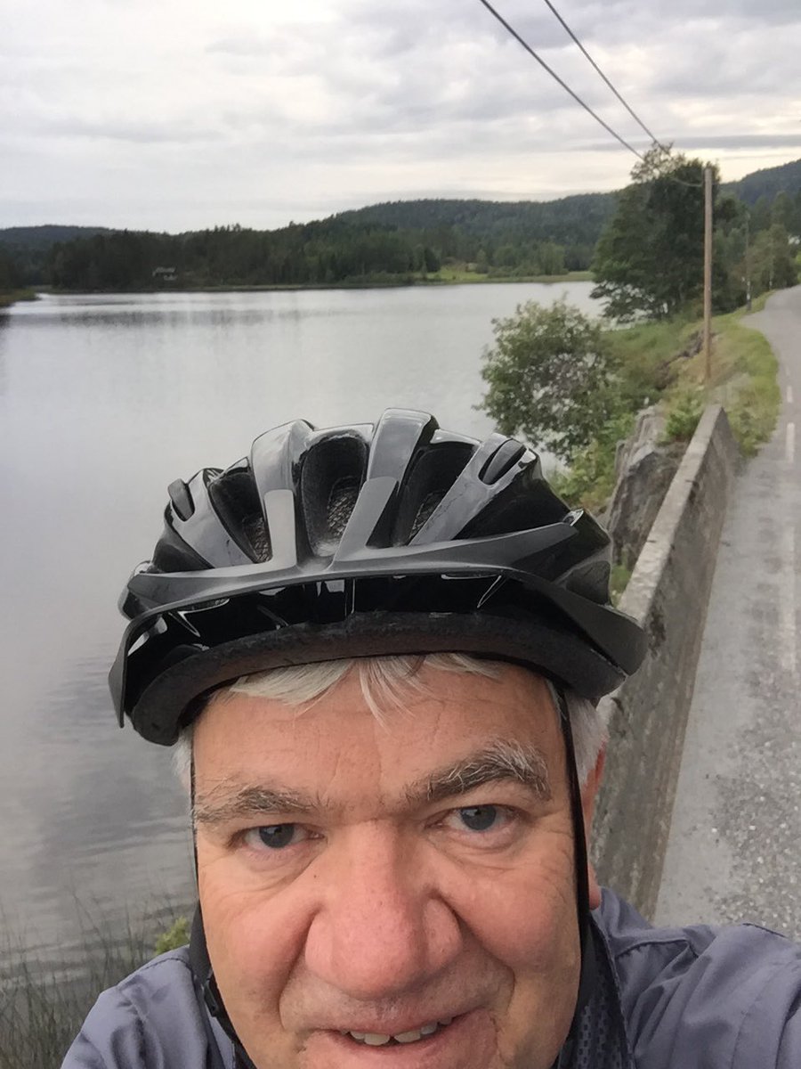 Hallgeirs's tweet photo. Endelig tid til en tur på sykkelen rund Hofstein og Bamblevann, kjempefin tur i flott natur👍😊 https://t.co/WNbzHEL1Ax