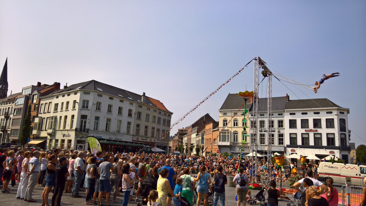 VHJoeri's tweet photo. Cirk! Aalst @Cirkaalst #Aalst #artiesten https://t.co/SAOQEvZ90U