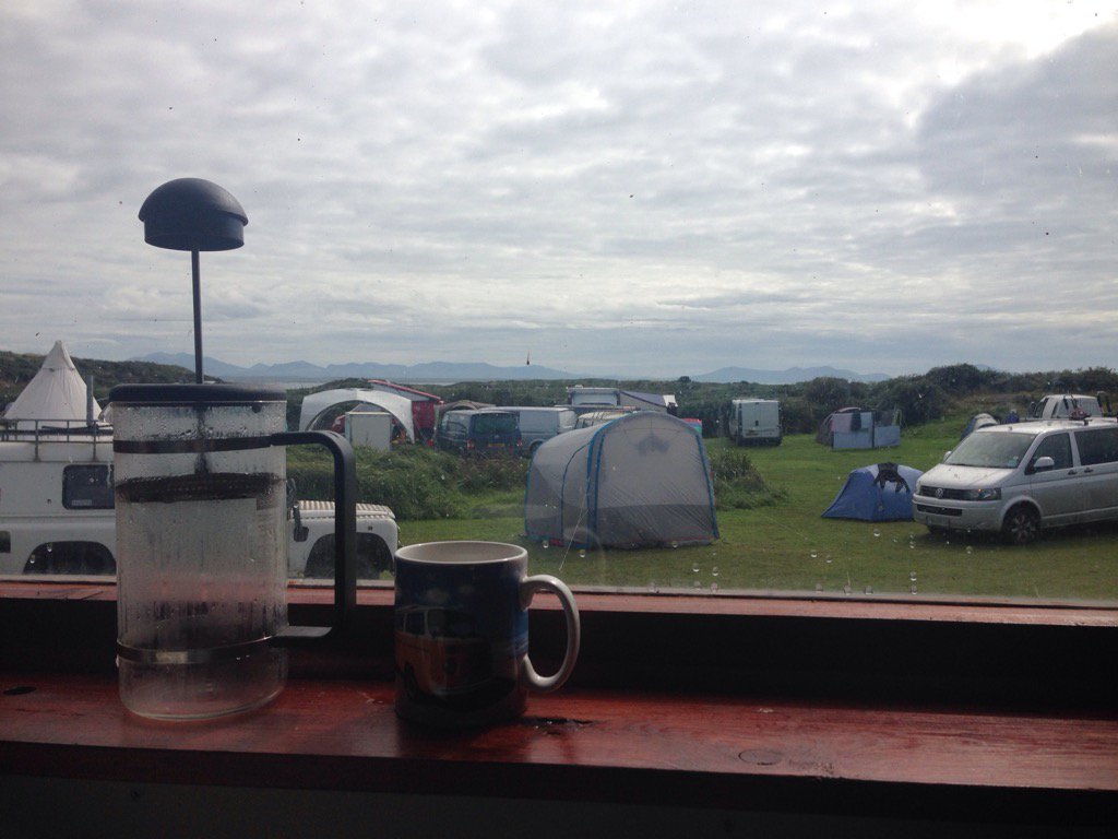 BenSteel7c's tweet photo. When washing up is joy!!! With a view of Snowdonia.... https://t.co/kwHnPExwQd