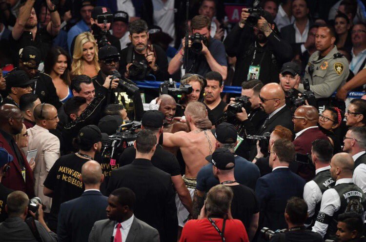 Biggest_Fights's tweet photo. It's all over. #hugs #kisses #love #lovefighters #MayweathervMcgregor #ConorMcGregorvsFloydMayweather #MayweatherVsMacgregor #showtime https://t.co/HyJ87Guw1z