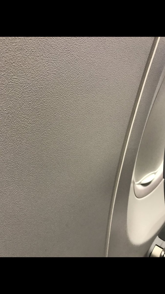 bbybonee's tweet photo. Thanks for the window seat @Delta you've gotta be kidding me https://t.co/BV7oY4CeIv