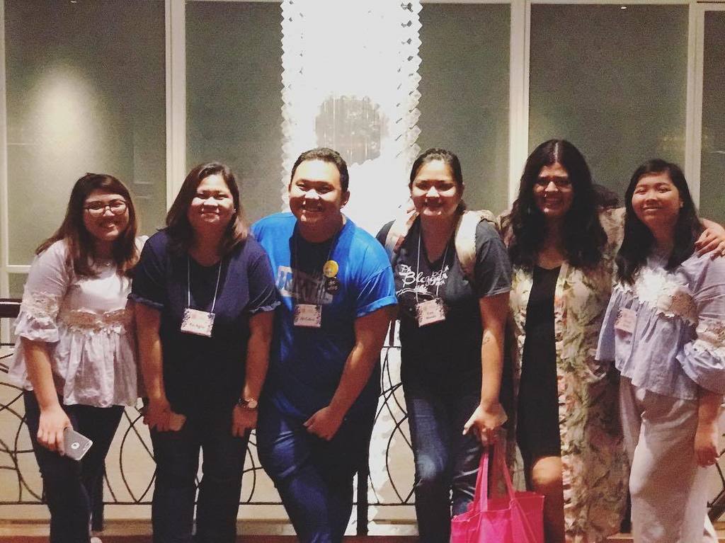 _amaterasuuuu's tweet photo. Best co-panelists ever. Congratulations to us!!! #GoReadandWrite2017 #PRWF2017 https://t.co/6bCZsBj2R0 https://t.co/5QOOTvfoIp