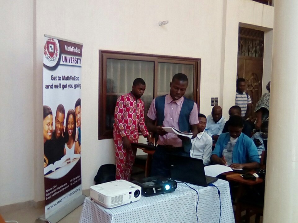 BLOLAB_BENIN's tweet photo. #inovathon2017. Place à la 20e équipe. L app #youdoc facilite l obtention des stages et emplois par les jeunes diplômés. #BloLab https://t.co/VgDB7NVcWJ