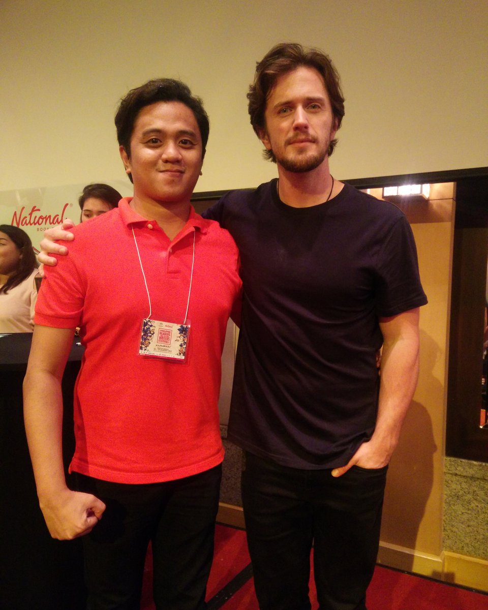 brunomarvs_'s tweet photo. TEAM LITTLEFINGER!
With NYT's bestselling author, @Pierce_Brown
#RedRising #PRWF2017 #GoReadWrite2017 #PierceBrownInPH https://t.co/tJyKPzAfvr