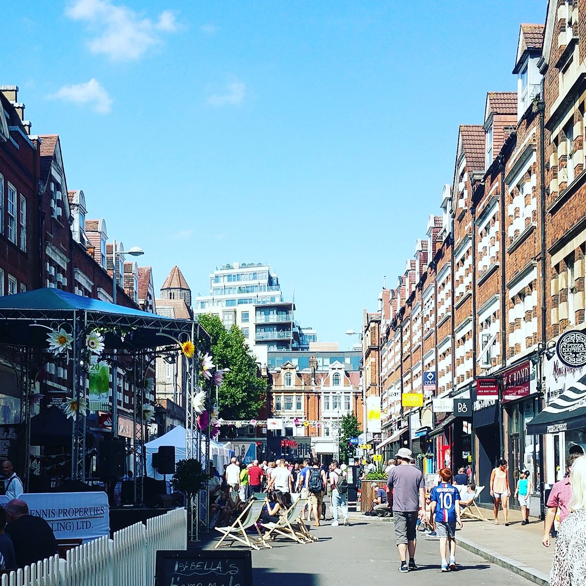 hammondazizsays's tweet photo. This is what Sundays are made of. #SuburbanLiving #MakeitSunday #Ealing #W5 https://t.co/viAtlNXesO