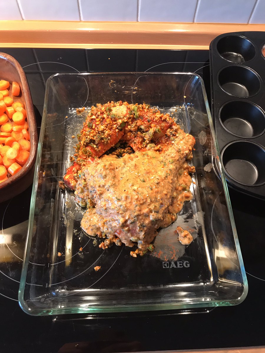 Heute gibt es zwei Hähnchenschenkel. Über einen von beiden habe ich drüber gekotzt.