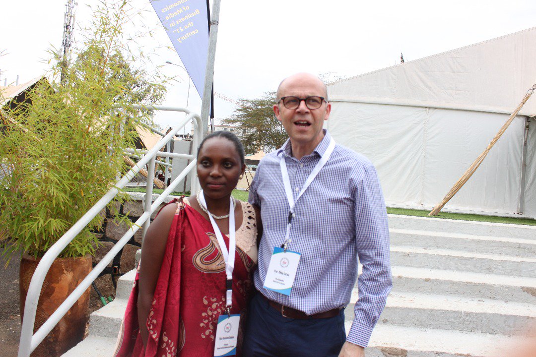 eaca2017's tweet photo. @ccpcotton during a photoshoot with eaca participants #EACA2017 #kigali @Uni_Rwanda @CYokoju https://t.co/A7HRBZubWF