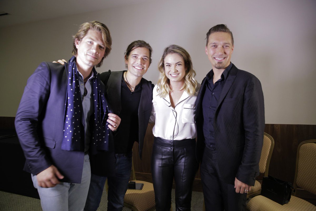 SiteLBcom's tweet image. FOTOS: Lua Blanco durante a entrevista feita com a banda formada pelos irmãos Hanson. 📸