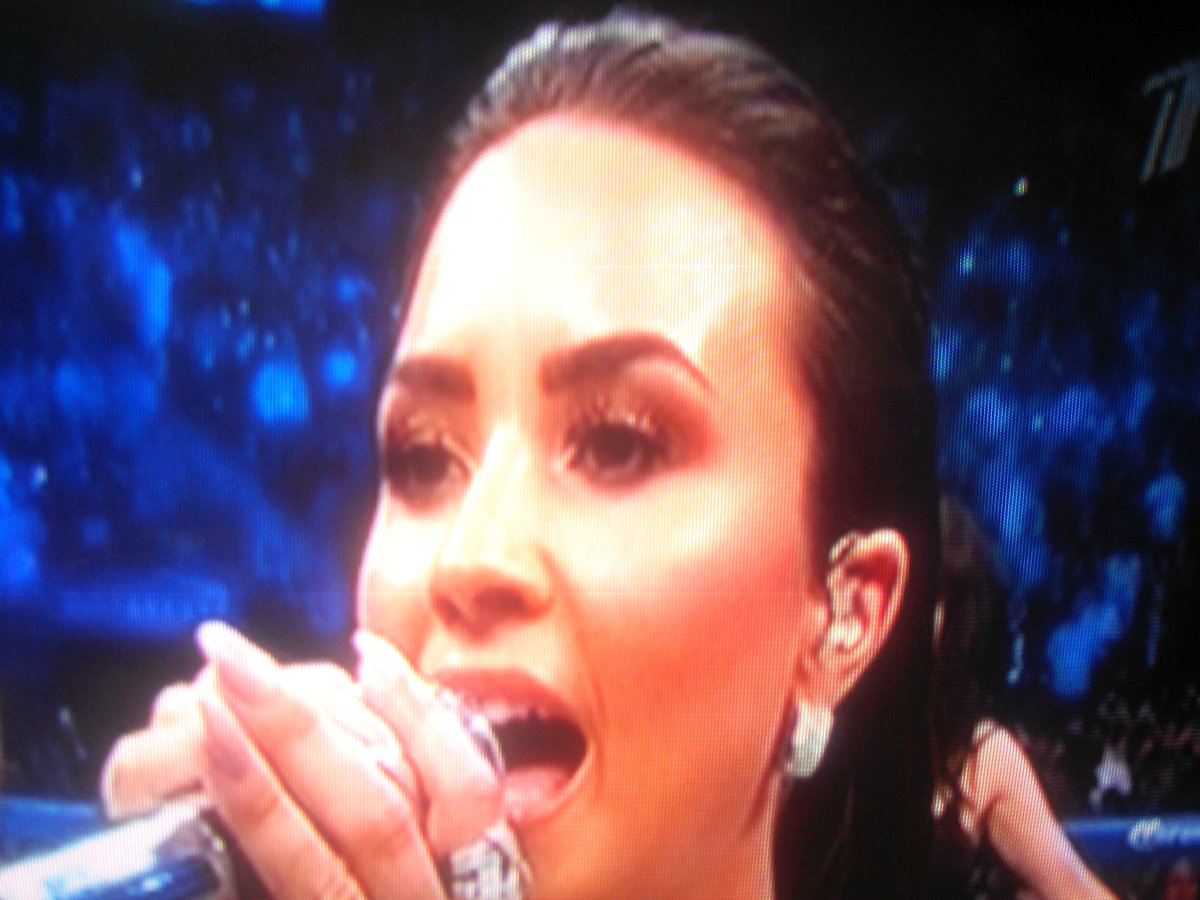 archiivanova01's tweet photo. @ddlovato We watched you in Russia on our main channel!Love you! https://t.co/ALxkkd5TND
