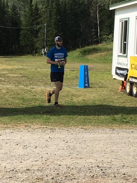 Wilderness_Alex's tweet photo. Sported a @walmsley172 style hat and double @NathanSportsInc handhelds in my first ultra. Finished the ADK 50k in 5:40. #runlikewater https://t.co/DCNdLfogMU