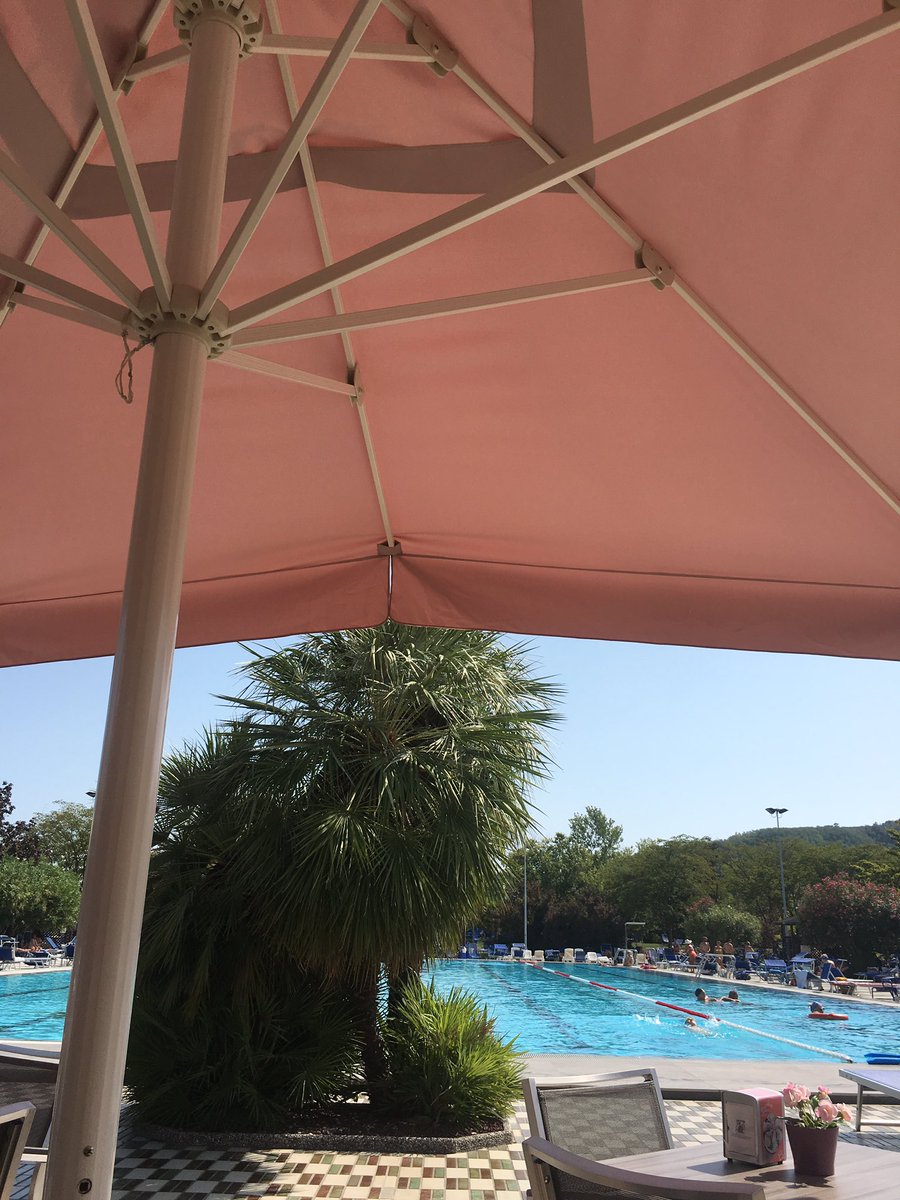 VentagliP's tweet photo. Un po' di #coloriDAgosto in questa ultima domenica agostana per voi dei #VentagliDiParole 💚
Riposatevi e divertitevi, se potete!
Enjoy 💚 https://t.co/N3K9NZ5lw2