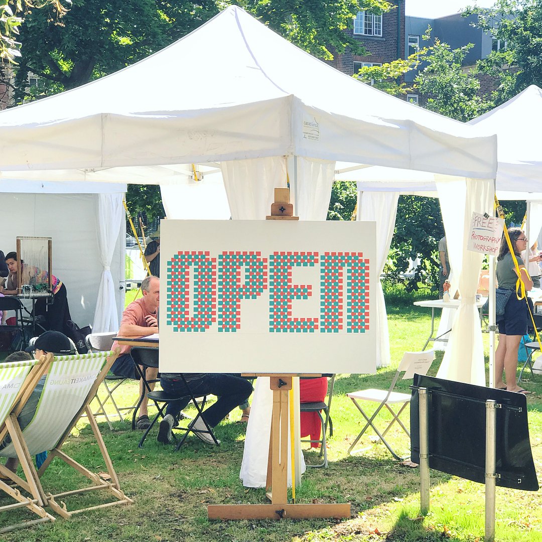 queensuburbs's tweet photo. Pop down to Bond Street today for #MakeitSunday by @makeitealing with vintage #cars, street food, #art & craft! Live music by @HanwellHootie https://t.co/C7JSsAbxLa
