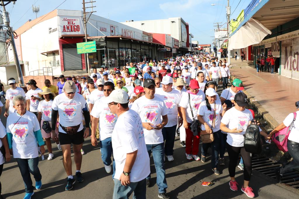 gobdechiriqui's tweet photo. Gob @hugomendezl04 junto a colaboradores de gobchiriquí y de entidades gubernamentales participan en la XVIII caminata Susie Thayer en David https://t.co/H5oQZBijRX
