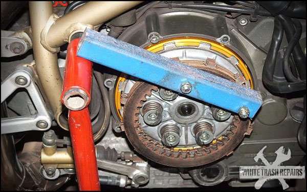 AADiscountAuto's tweet photo. This dude can't afford a clutch, so he made one himself.  #DiscountedParts #CheapParts #aadiscount #aadiscountauto #CarParts #BestAutoParts https://t.co/pSaT3ygCJp