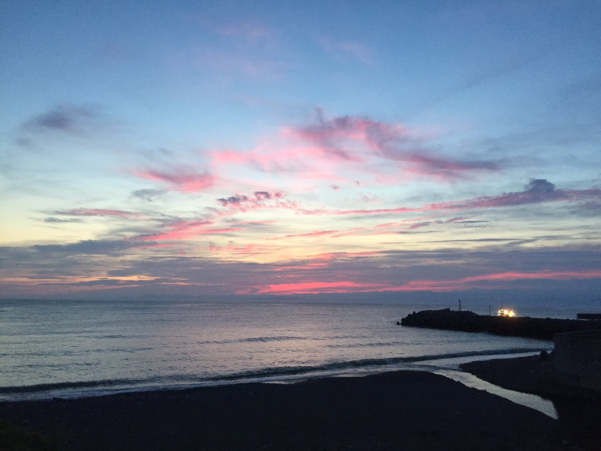 HugField's tweet image. 合宿終わっちゃいました...
ずっとパソコンと向かい合ってたから、部屋メンツ以外とはほとんど話してないわ笑笑
夕日また見に行きたい