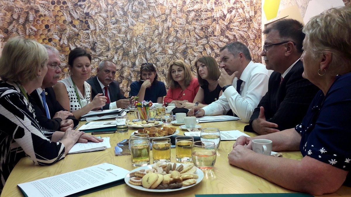 ZidanDejan's tweet photo. Na pobudo župana občine Dobrovnik sva se ministra dogovorila za Mednarodno konferenco Slovenije in Madžarske za razvoj obmejnega območja. https://t.co/AE1B2TfZJX