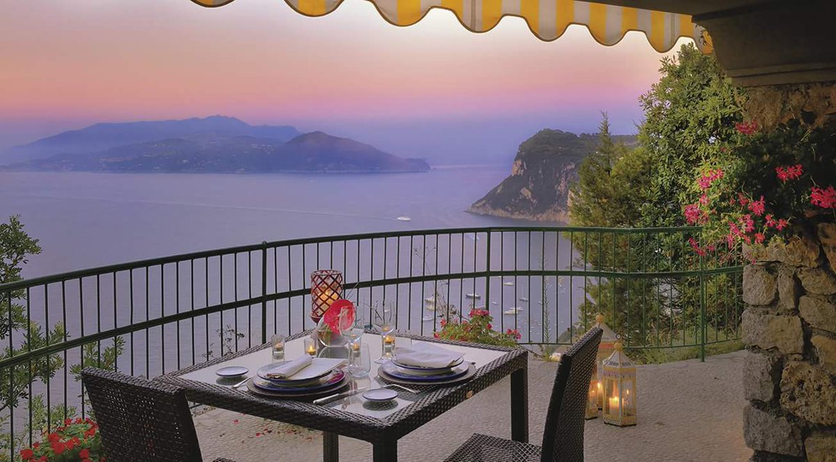 FLashtvpro's tweet photo. Best Place for a Dinner .Hotel Caesar Augustus Capri https://t.co/bPr9WRJVa8