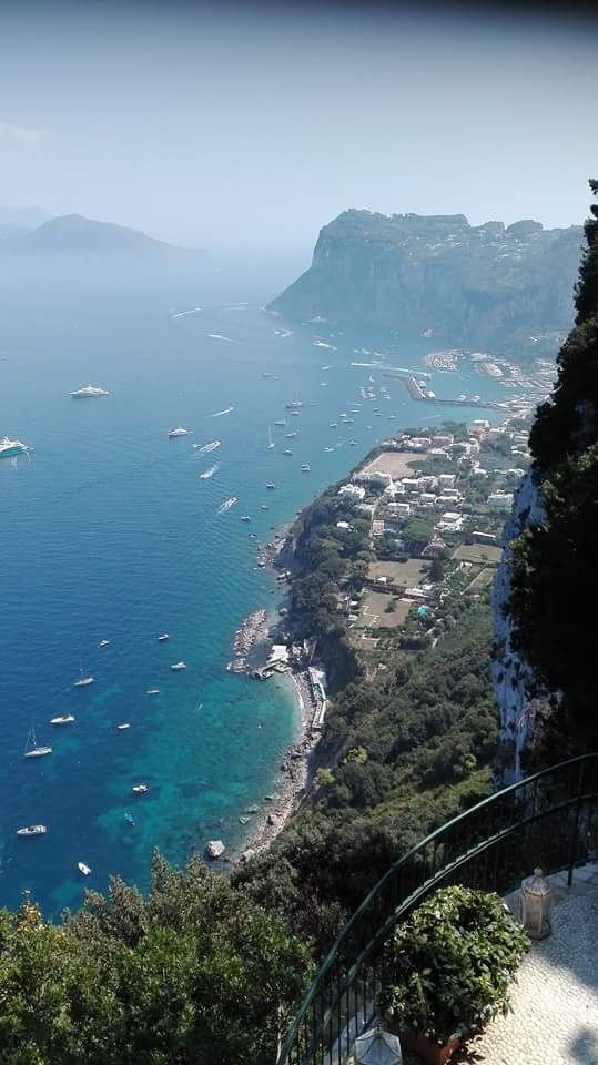 FLashtvpro's tweet photo. CAPRI ITALY https://t.co/0QC3aaJz2v