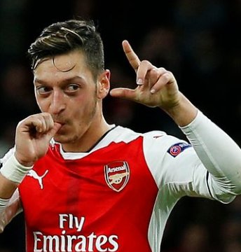 trevawn10's tweet photo. who's the better player
RT- for Fabregas 
Like- for Ozil https://t.co/sze5mh9Kei