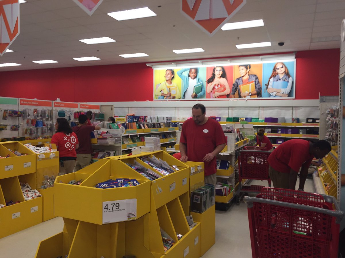 #T1076 is where it's at for #BackToSchool #Target <a href="/JRames13/">Jason Ramey</a> <a href="/SextonRob/">Rob Sexton</a>