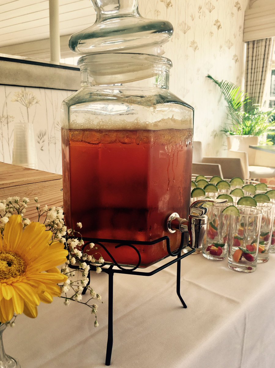 FortyHallBanq's tweet photo. Sun's out #Pimm's out!! #FortyHall #FortyHallBanqueting #Enfield #Wedding #Sunny ☀️☀️☀️🍹🍹🍹🥂 https://t.co/H7SeSpRb4H