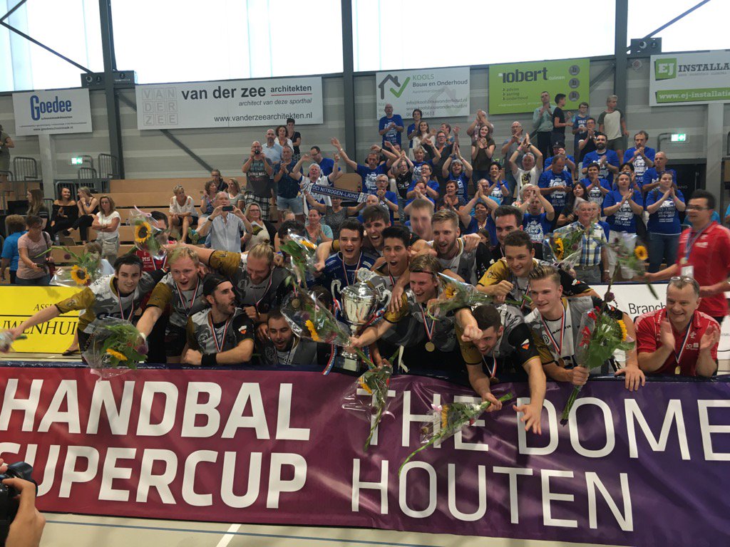 LimburgLIONS's tweet photo. Supercupwinnaar @OCI_LIONS ! https://t.co/RMUvEo7CFh
