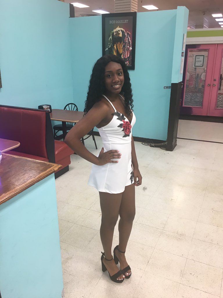 saprinanicole's tweet photo. My name is Saprina Bennett. I'm a professional fashion model here in Atlanta. I am currently seeking representation. Please, retweet! ❤️😘 https://t.co/MrWYq47FBD