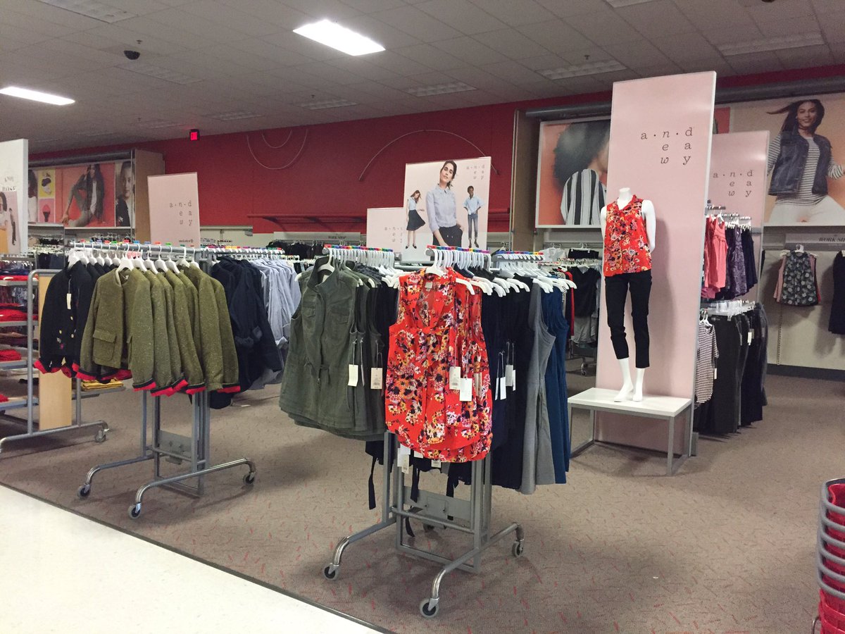 LisaMeeTGT's tweet photo. T2256 Style game is on point as we welcome Goodfellow Co. and A New Day to Target ! #G495 @MikeKimpel99 @S2Roche https://t.co/NzAkFiF2Ga