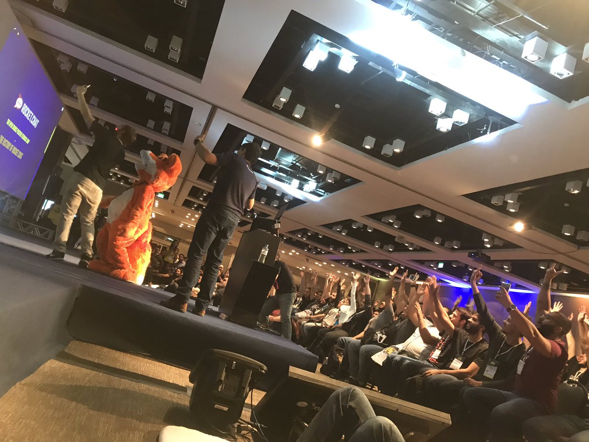 ItsPatslu's tweet photo. The feeling of when something very good ends, that's the feeling after BrazilJS. #BrasilJS2017 #MozillaNoBrazilJS #BrazilJS2018EuVou 💻🦊 https://t.co/S6nPq2vBRJ