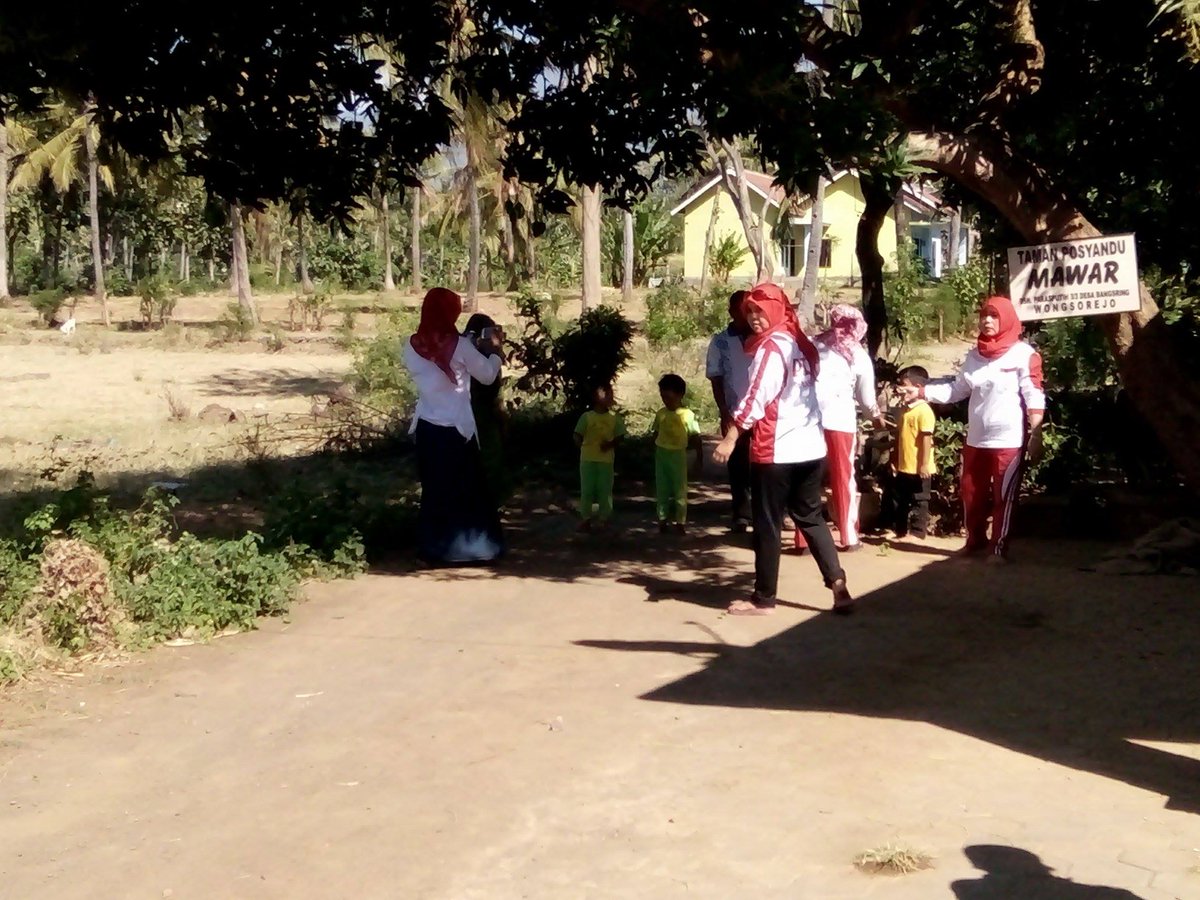 Desa_Bangsring's tweet photo. lomba agustusan d taman posyandu mawar dsn.paras putih
@kec_wongsorejo https://t.co/W3F8GVE6nY