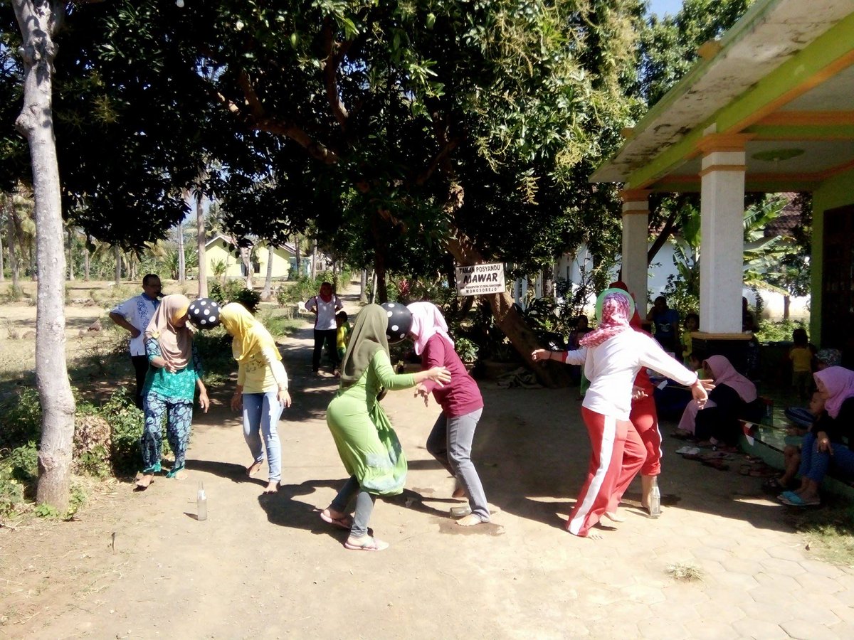 Desa_Bangsring's tweet photo. lomba agustusan d taman posyandu mawar dsn.paras putih
@kec_wongsorejo https://t.co/W3F8GVE6nY