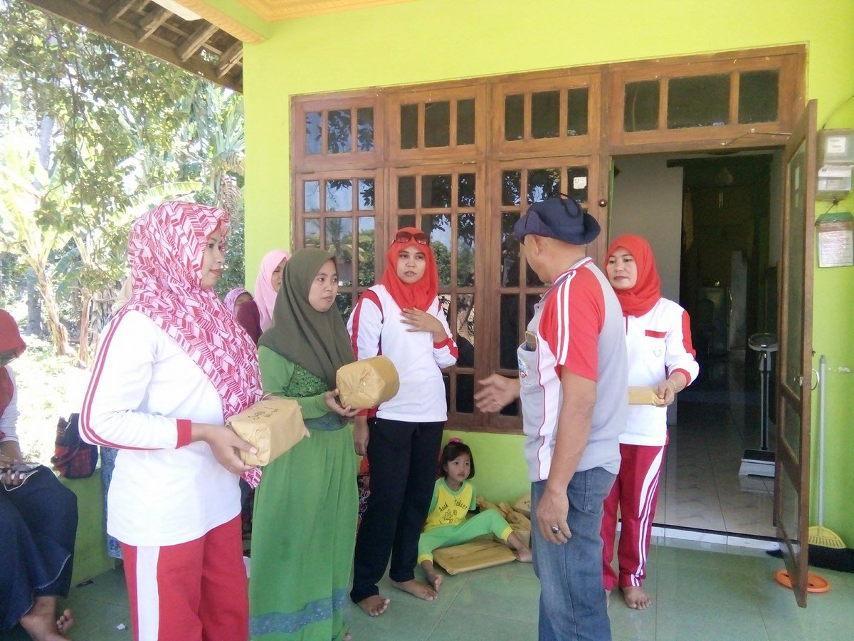 Desa_Bangsring's tweet photo. lomba agustusan d taman posyandu mawar dsn.paras putih
@kec_wongsorejo https://t.co/W3F8GVE6nY